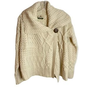 Classic Wool knit cable Sweater Cardigan Mixed Stitch. Shawl collar. Wood button